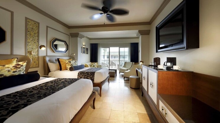 Grand Palladium Lady Hamilton Resort & Spa